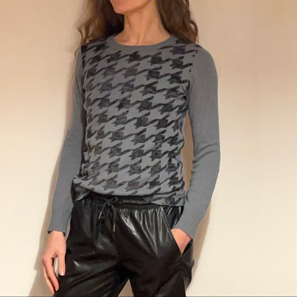 Christopher Fischer , size small, Grey and Black, Cashmere